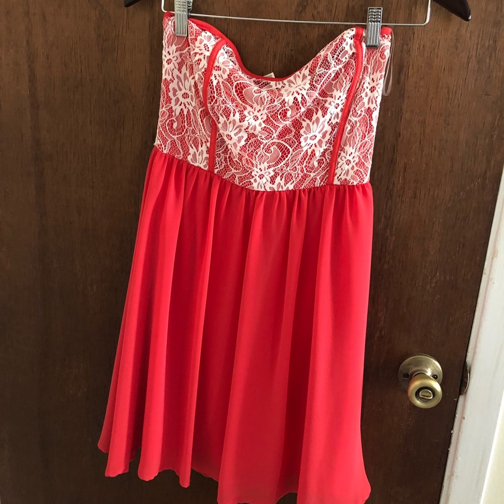 Coral tube top